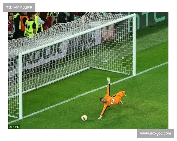 守门员扑点球技巧与判断全面解析提升扑救成功率的方法