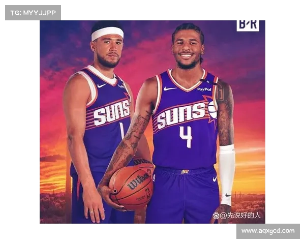 布克在球队中的领导能力表现与影响力分析